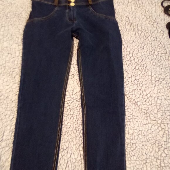 Freddy Jean - Picture 3 of 3